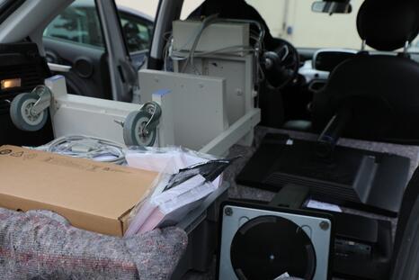 le CHU de Nîmes fait don de matériel au Dispensaire Saint Charles